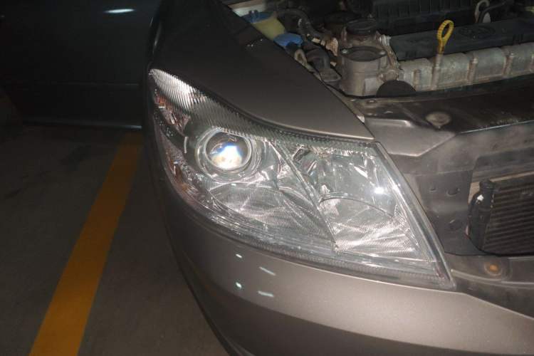Used Skoda Octavia 2014 1.6L Manual Yijie Edition Right Front Headlight