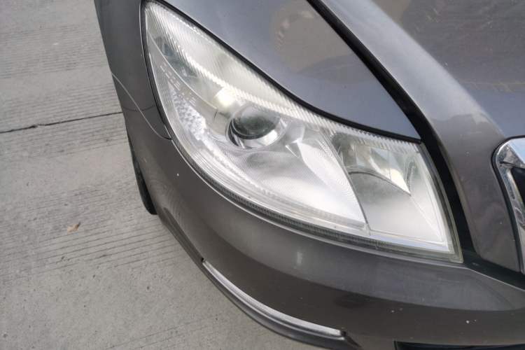 Used Skoda Octavia 2014 1.6L Automatic Yijie Edition Right Front Headlight