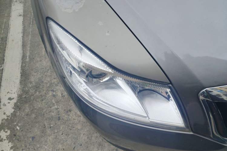 Used Skoda Octavia 2014 1.6L Manual Yijie Edition Right Front Headlight