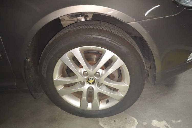 Used Skoda Octavia 2014 1.6L Automatic Yijun Edition Right Front Wheel Hub