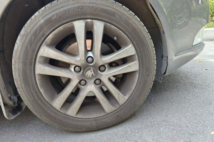 Used Skoda Octavia 2014 1.6L Automatic Yijun Edition Right Front Wheel Hub