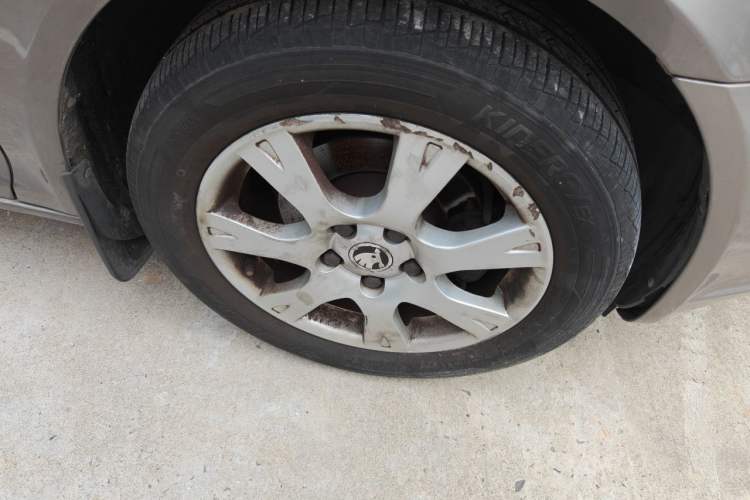 Used Skoda Octavia 2014 1.6L Manual Yijie Edition Right Front Wheel Hub