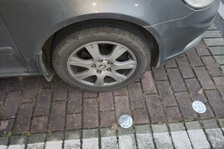 Used Skoda Octavia 2014 1.6L Manual Yijie Edition Right Front Wheel Hub