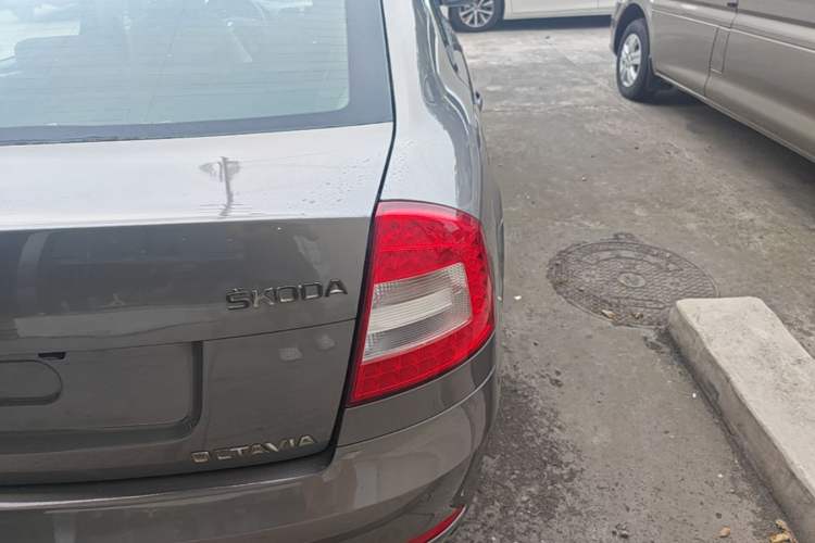 Used Skoda Octavia 2014 1.6L Automatic Yijie Edition Right Rear Taillight