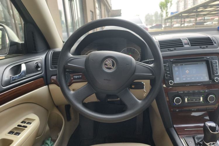Used Skoda Octavia 2014 1.6L Automatic Yijun Edition Steering Wheel