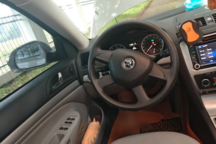 Used Skoda Octavia 2014 1.6L Automatic Yijun Edition Steering Wheel