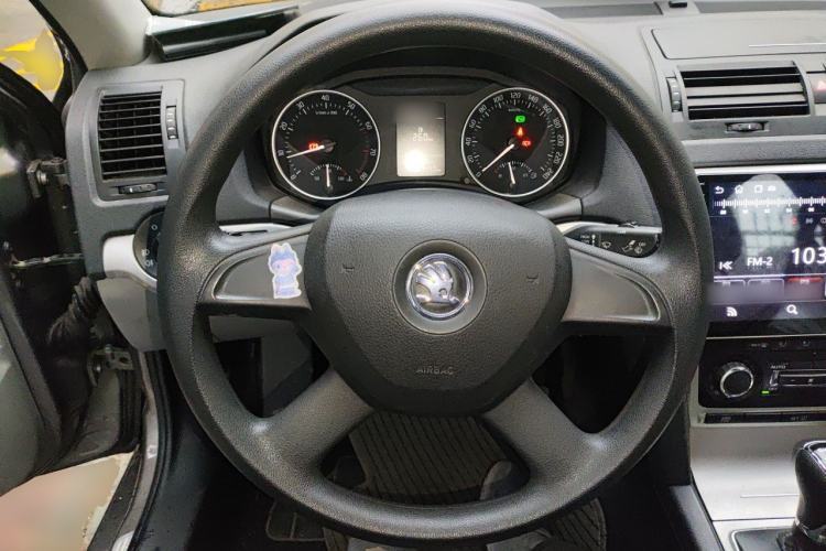 Used Skoda Octavia 2014 1.6L Automatic Yijun Edition Steering Wheel