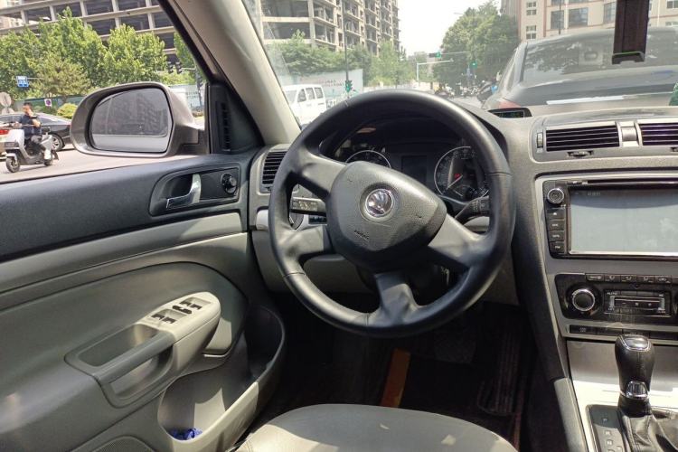 Used Skoda Octavia 2014 1.6L Automatic Yijun Edition Steering Wheel