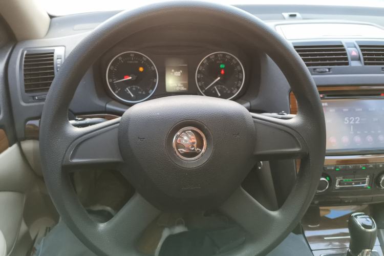 Used Skoda Octavia 2014 1.6L Automatic Yijun Edition Steering Wheel