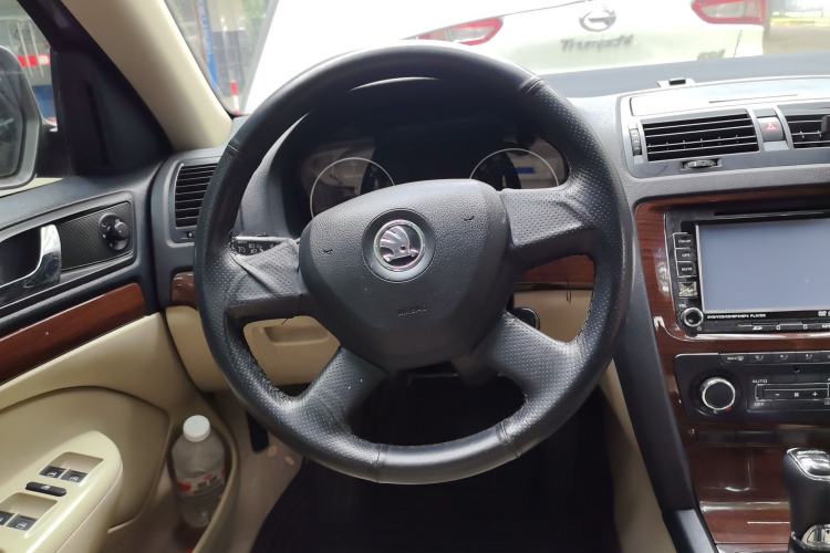 Used Skoda Octavia 2014 1.6L Automatic Yijun Edition Steering Wheel