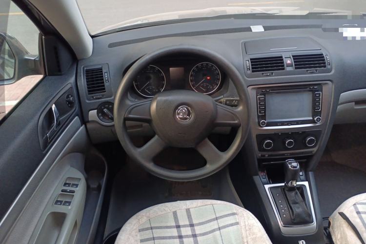 Used Skoda Octavia 2014 1.6L Automatic Yijie Edition Steering Wheel