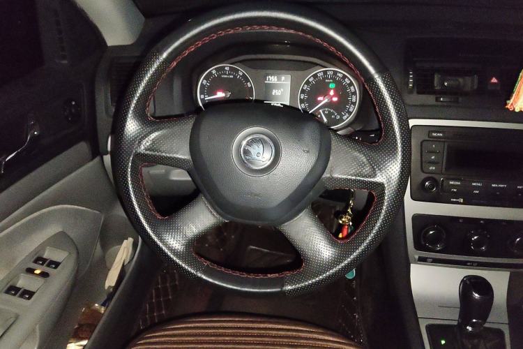 Used Skoda Octavia 2014 1.6L Automatic Yijie Edition Steering Wheel