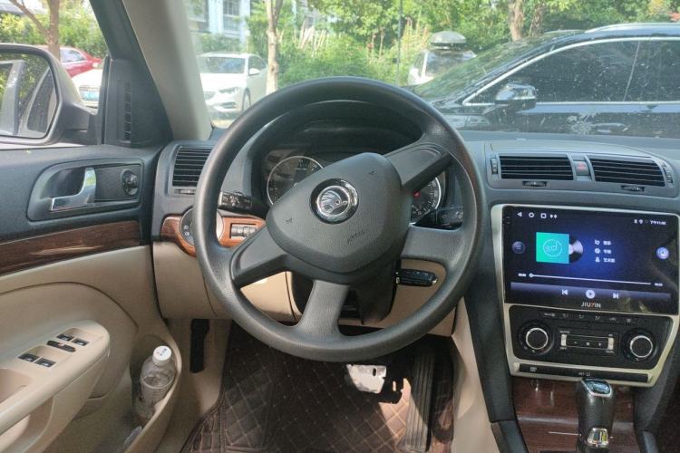 Used Skoda Octavia 2014 1.6L Automatic Yijun Edition Steering Wheel