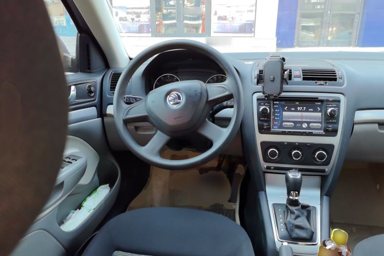 Used Skoda Octavia 2014 1.6L Automatic Yijie Edition Steering Wheel