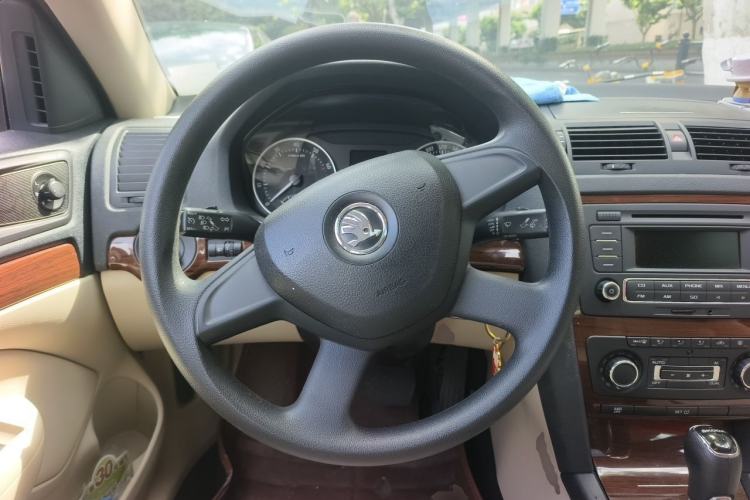 Used Skoda Octavia 2014 1.6L Automatic Yijun Edition Steering Wheel