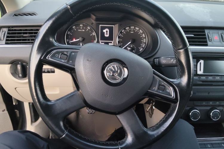 Used Skoda Octavia 2014 1.6L Manual Yijie Edition Steering Wheel