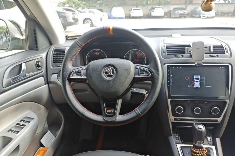 Used Skoda Octavia 2014 1.6L Automatic Yijie Edition Steering Wheel
