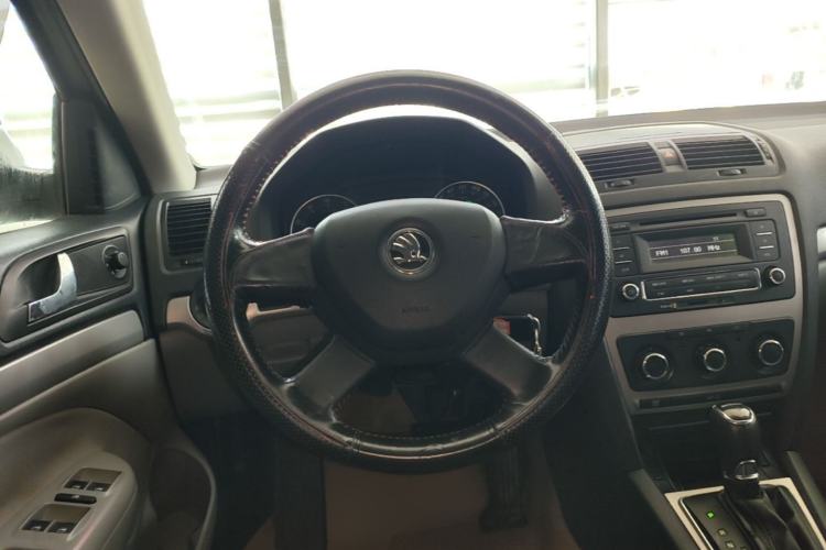 Used Skoda Octavia 2014 1.6L Automatic Yijie Edition Steering Wheel