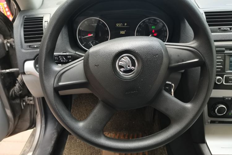 Used Skoda Octavia 2014 1.6L Automatic Yijun Edition Steering Wheel