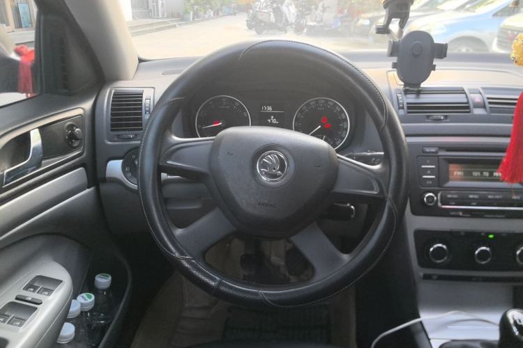 Used Skoda Octavia 2014 1.6L Manual Yijie Edition Steering Wheel