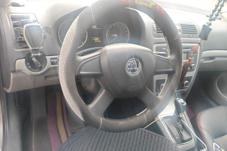 Used Skoda Octavia 2014 1.6L Automatic Yijie Edition Steering Wheel