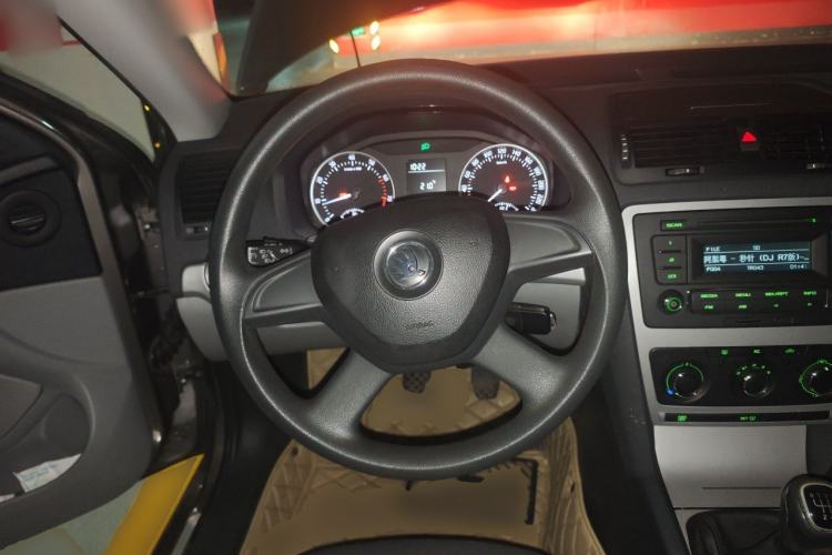 Used Skoda Octavia 2014 1.6L Manual Yijie Edition Steering Wheel