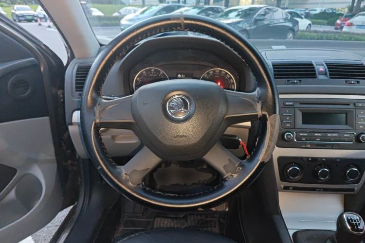 Used Skoda Octavia 2014 1.6L Manual Yijie Edition Steering Wheel