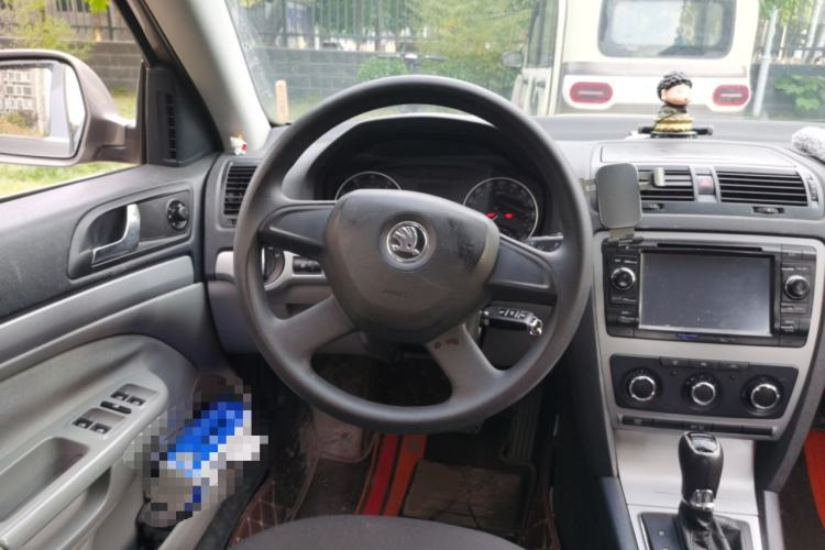 Used Skoda Octavia 2014 1.6L Automatic Yijie Edition Steering Wheel