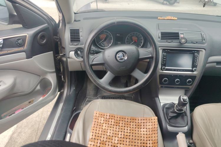 Used Skoda Octavia 2014 1.6L Manual Yijie Edition Steering Wheel