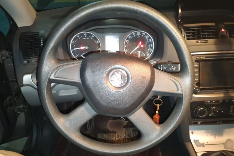 Used Skoda Octavia 2014 1.6L Manual Yijun Edition Steering Wheel