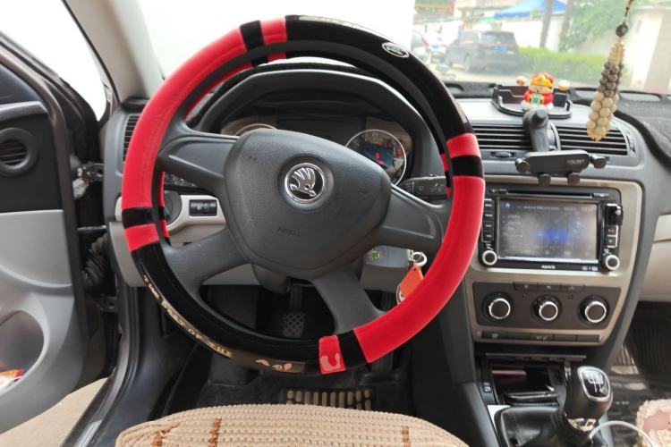 Used Skoda Octavia 2014 1.6L Manual Yijie Edition Steering Wheel