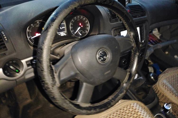 Used Skoda Octavia 2014 1.6L Manual Yijie Edition Steering Wheel