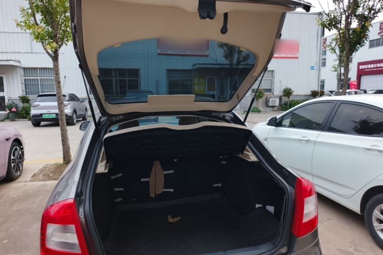 Used Skoda Octavia 2014 1.4TSI DSG Yijun Edition Trunk