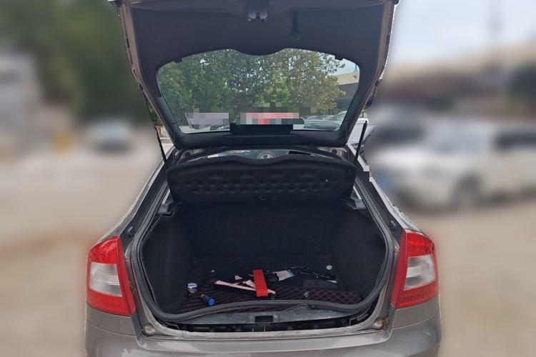 Used Skoda Octavia 2014 1.6L Automatic Yijie Edition Trunk