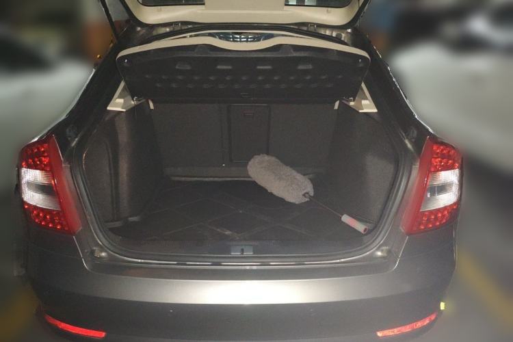 Used Skoda Octavia 2014 1.6L Automatic Yijun Edition Trunk