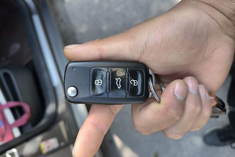 Used Skoda Octavia 2014 1.6L Manual Yijie Edition Vehicle Key
