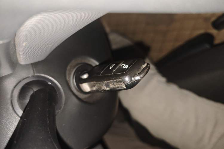 Used Skoda Octavia 2014 1.6L Manual Yijie Edition Vehicle Key