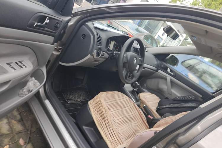 Used Skoda Octavia 2014 1.6L Automatic Yijie Edition Driver Seat