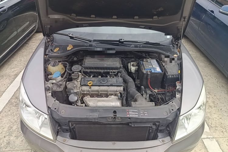 Used Skoda Octavia 2014 1.6L Automatic Yijun Edition Engine Bay