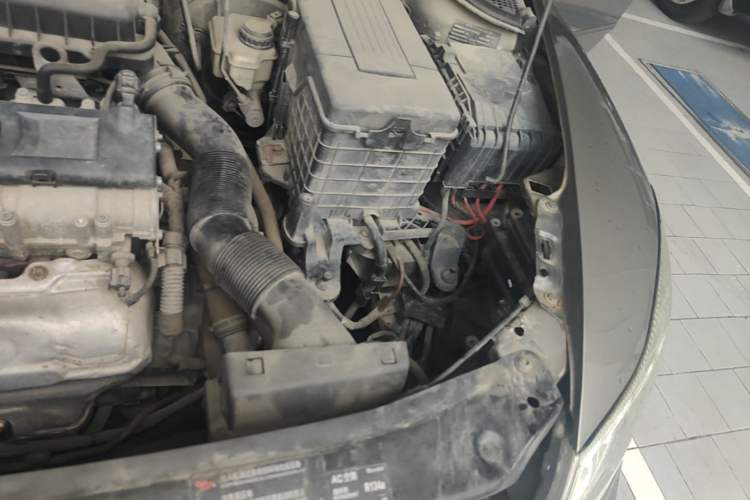 Used Skoda Octavia 2014 1.6L Automatic Yijie Edition Engine Bay Left