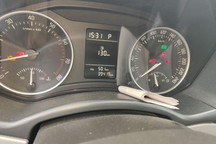 Used Skoda Octavia 2014 1.6L Automatic Yijie Edition Odometer Close Up
