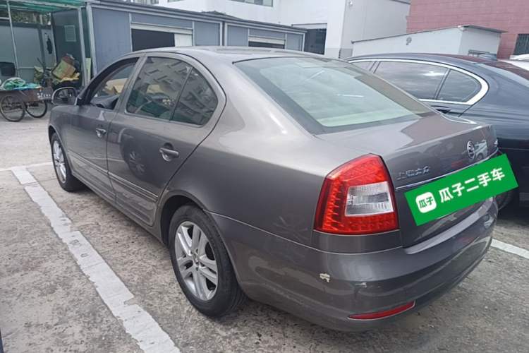 Used Skoda Octavia 2014 1.6L Automatic Yijun Edition Rear Left 45 Deg