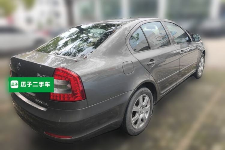 Used Skoda Octavia 2014 1.6L Automatic Yijie Edition Rear Right 45 Deg