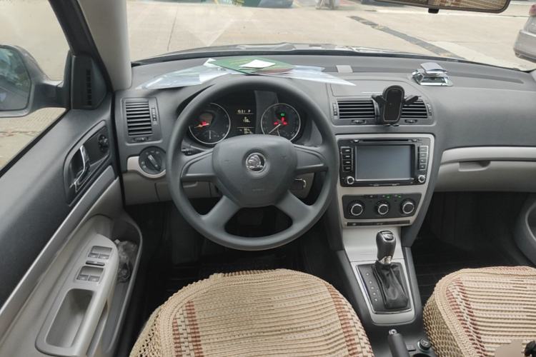 Used Skoda Octavia 2014 1.6L Automatic Yijie Edition Steering Wheel