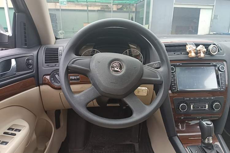 Used Skoda Octavia 2014 1.6L Automatic Yijun Edition Steering Wheel