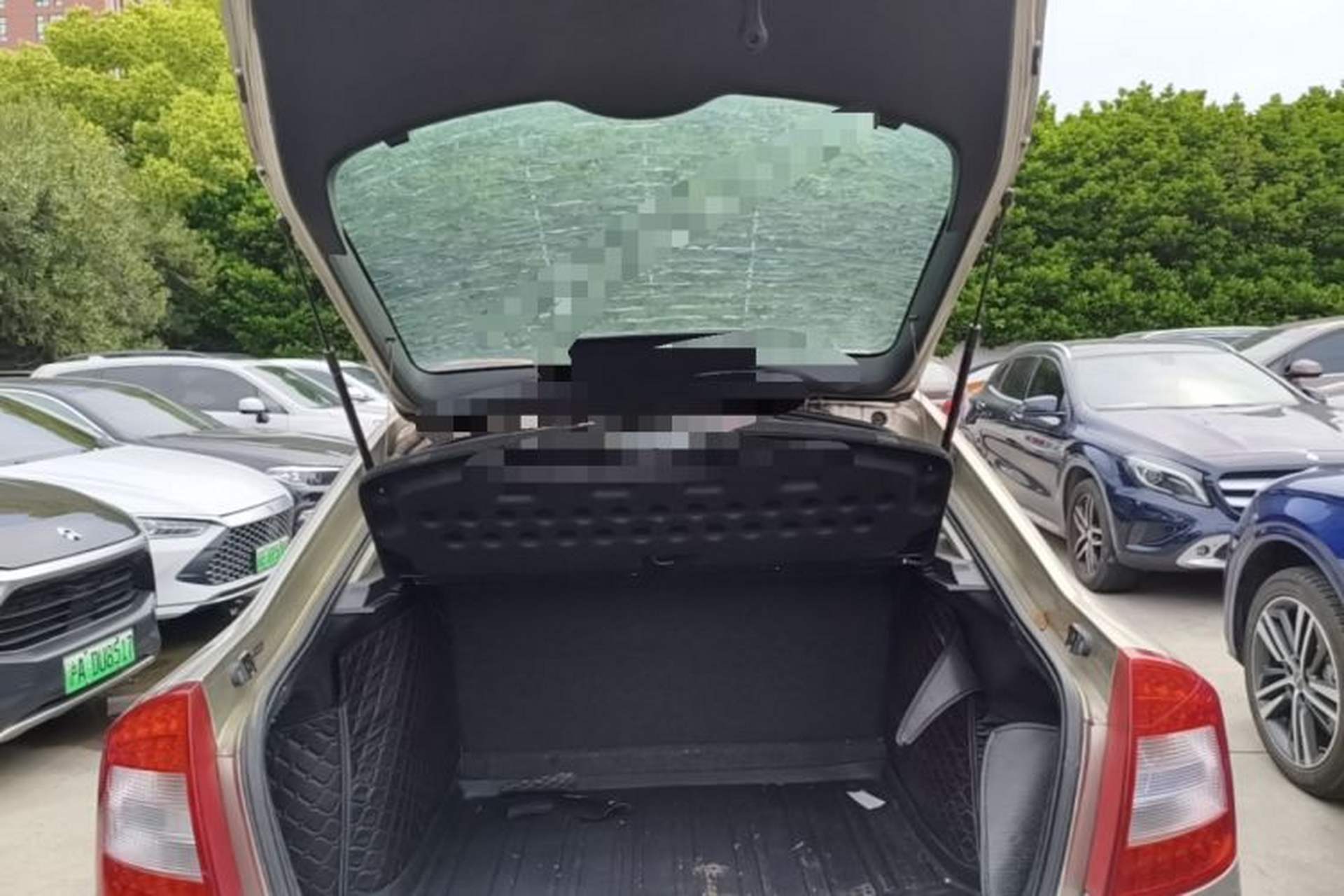Used Skoda Octavia 2014 1.6L Manual Eado Edition Trunk