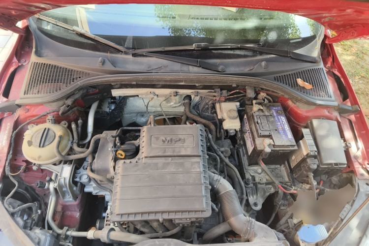 Used Skoda Octavia 2014 1.6L Automatic Yijie Edition Engine Bay