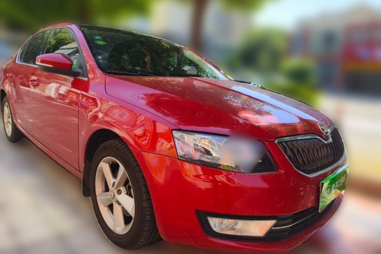 Used Skoda Octavia 2014 1.6L Automatic Yijie Edition Front Right 45 Deg
