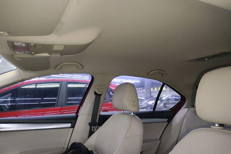 Used Skoda Octavia 2014 1.6L Automatic Yijie Edition Headliner
