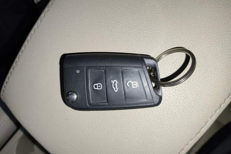 Used Skoda Octavia 2014 1.6L Automatic Yijie Edition Interior 1